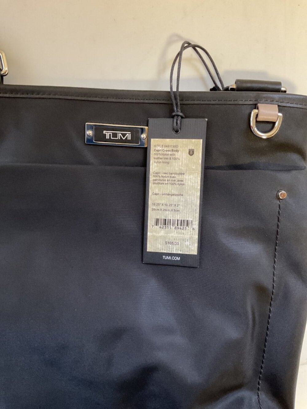 Tumi Capri Cross Body Bag Black Nylon Adjustable Strap Lightweight Versatile Eve - Picture 5 of 5